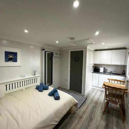 Peaceful Southbourne Studio - Pets Welcome Bornemouth Extérieur photo