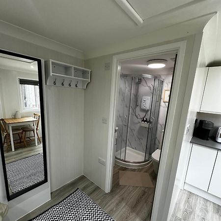 Peaceful Southbourne Studio - Pets Welcome Bornemouth Extérieur photo