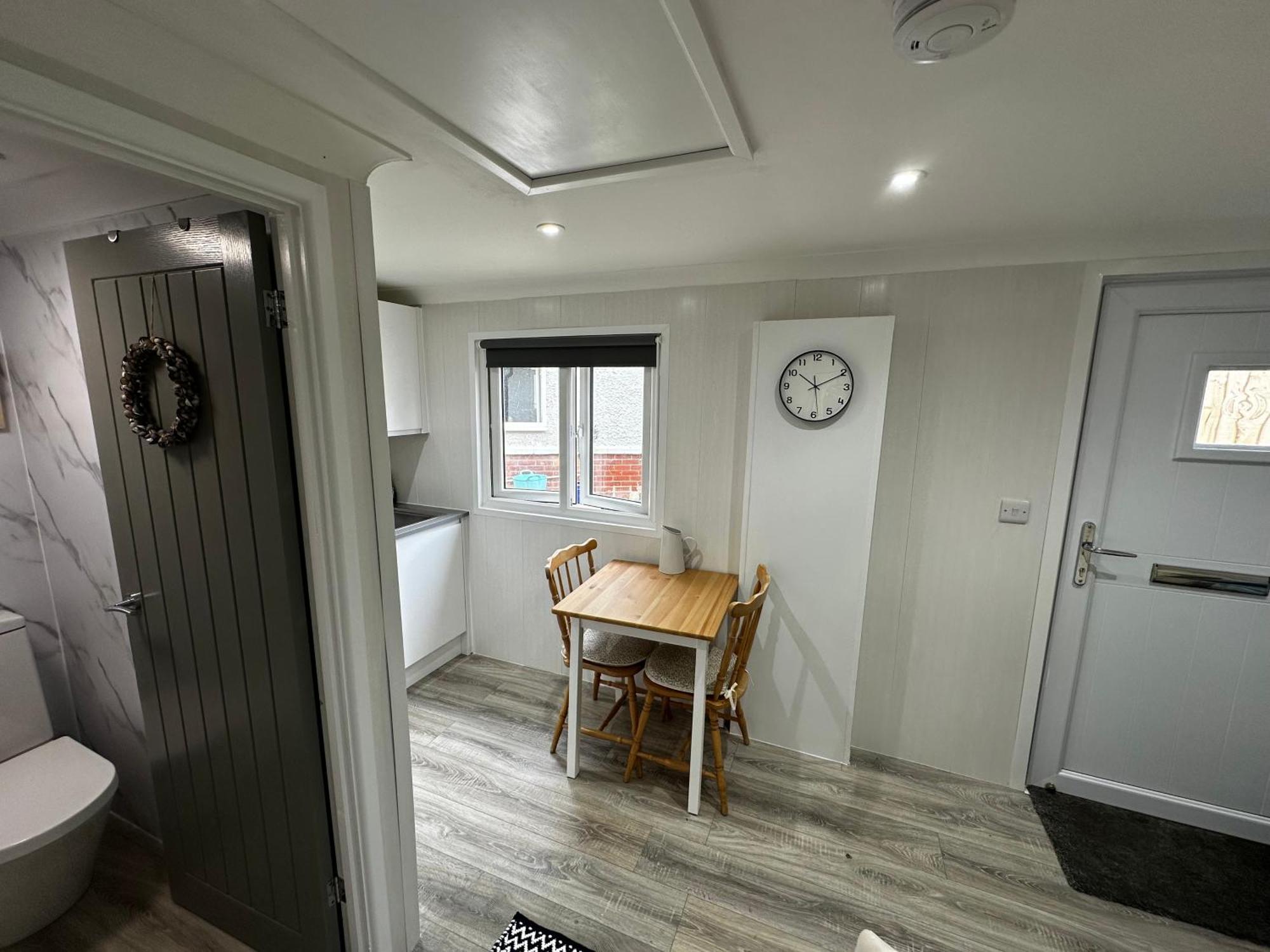 Peaceful Southbourne Studio - Pets Welcome Bornemouth Extérieur photo