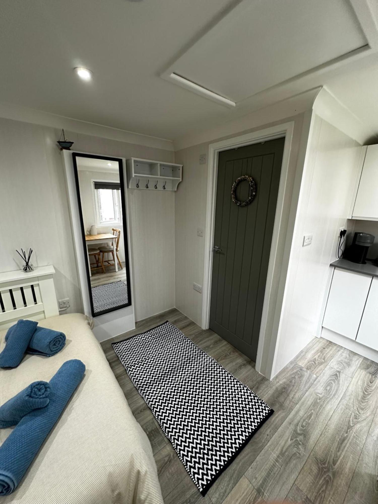 Peaceful Southbourne Studio - Pets Welcome Bornemouth Extérieur photo