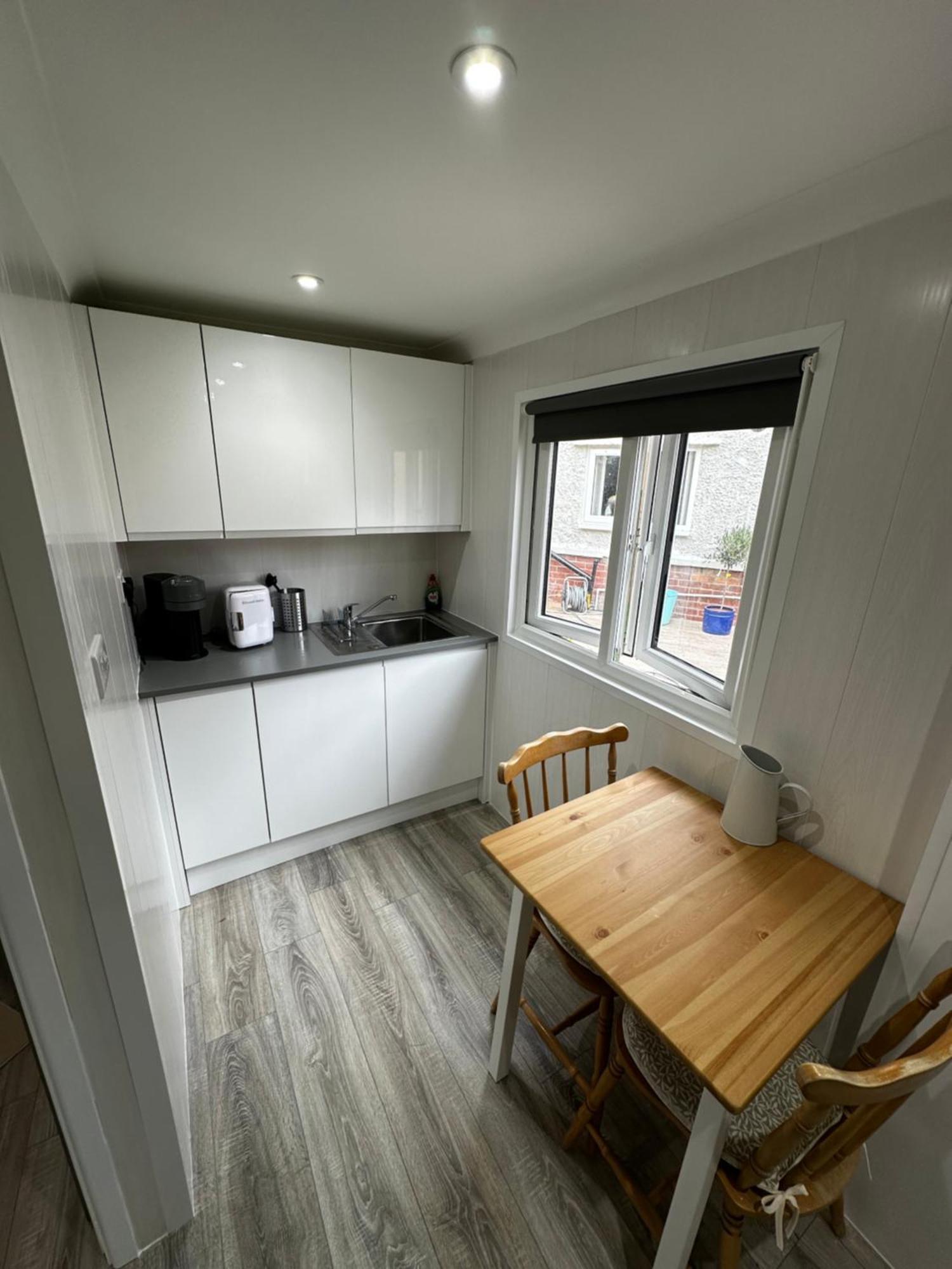 Peaceful Southbourne Studio - Pets Welcome Bornemouth Extérieur photo