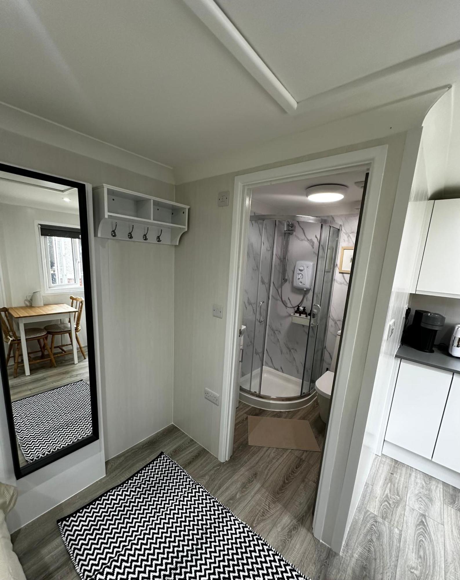 Peaceful Southbourne Studio - Pets Welcome Bornemouth Extérieur photo